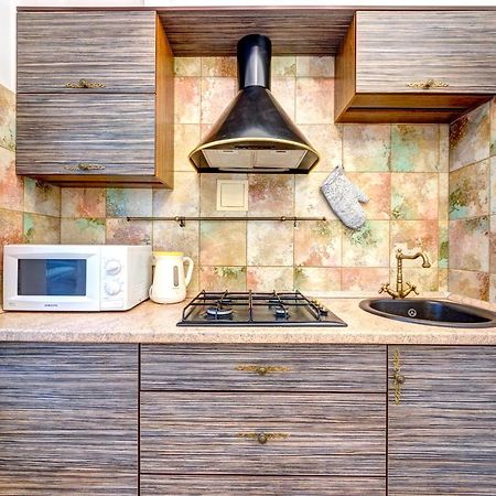 Світло! Vip Apartment In The Druzhby Narodiv Metro Station Kiev Exterior foto
