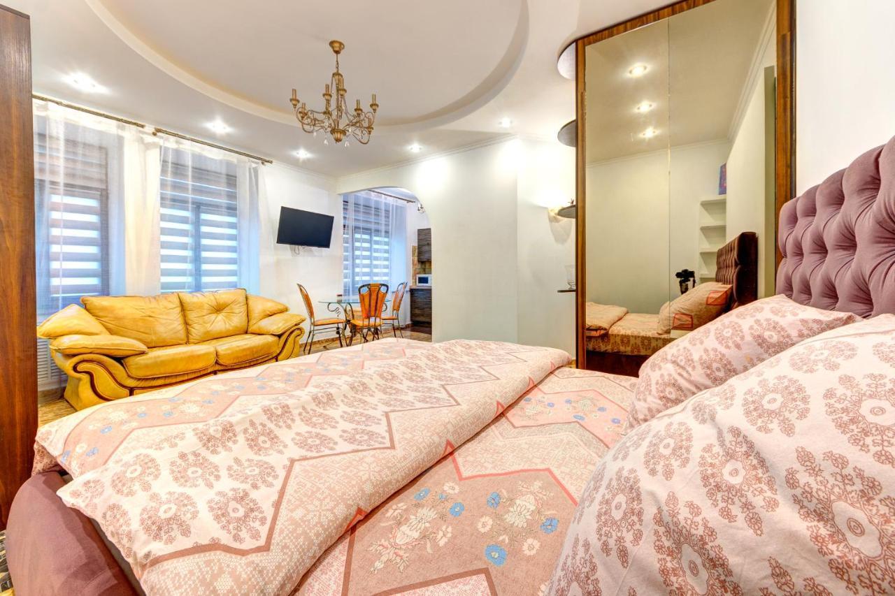 Світло! Vip Apartment In The Druzhby Narodiv Metro Station Kiev Exterior foto